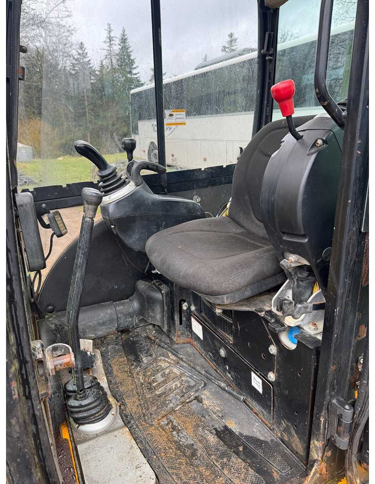 JCB - 2015 - 8025 - MINI EXCAVATOR - Mini excavator: picture 3 JCB - 2015 - 8025 - MINI EXCAVATOR - Mini excavator: picture 3