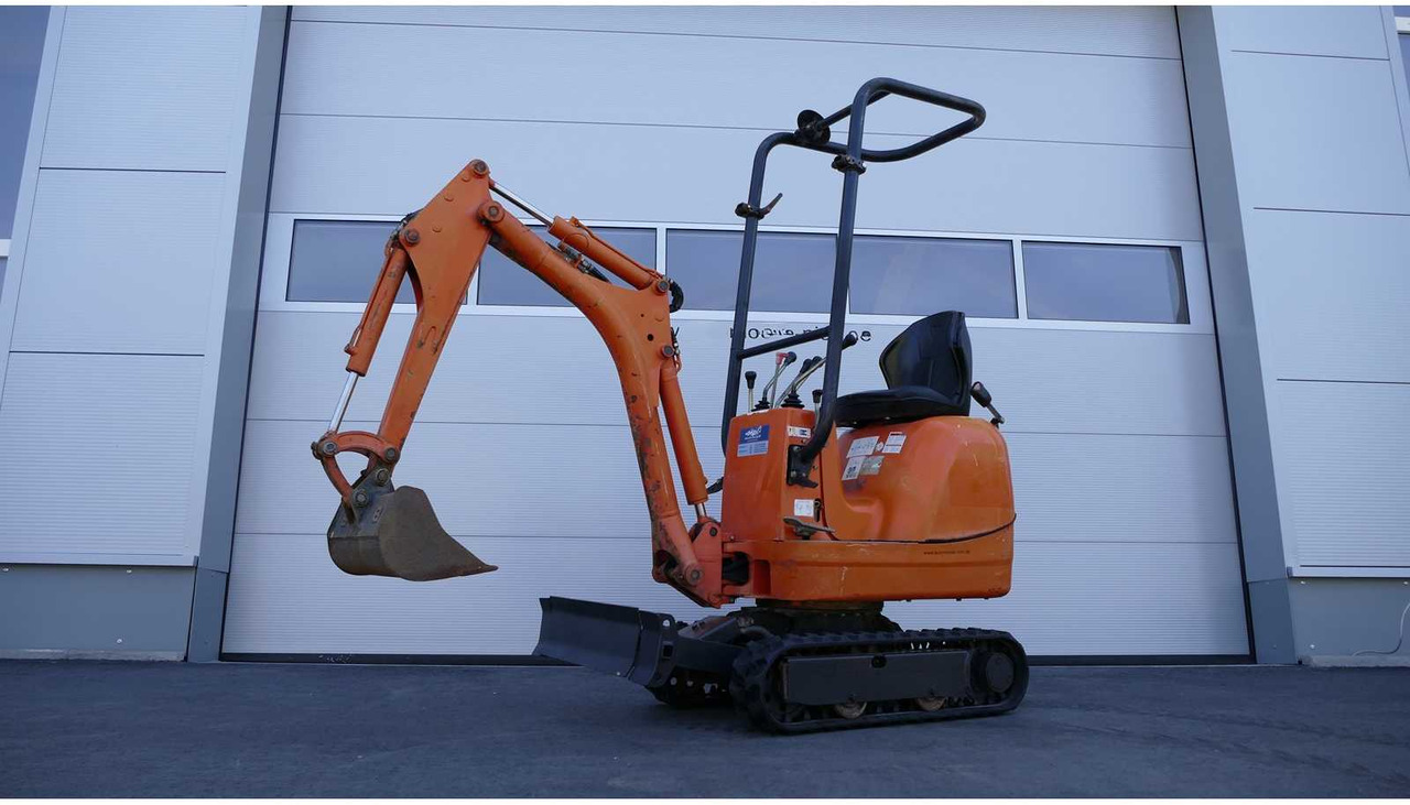 JCB 8008-CTS - Mini excavator: picture 3 JCB 8008-CTS - Mini excavator: picture 3