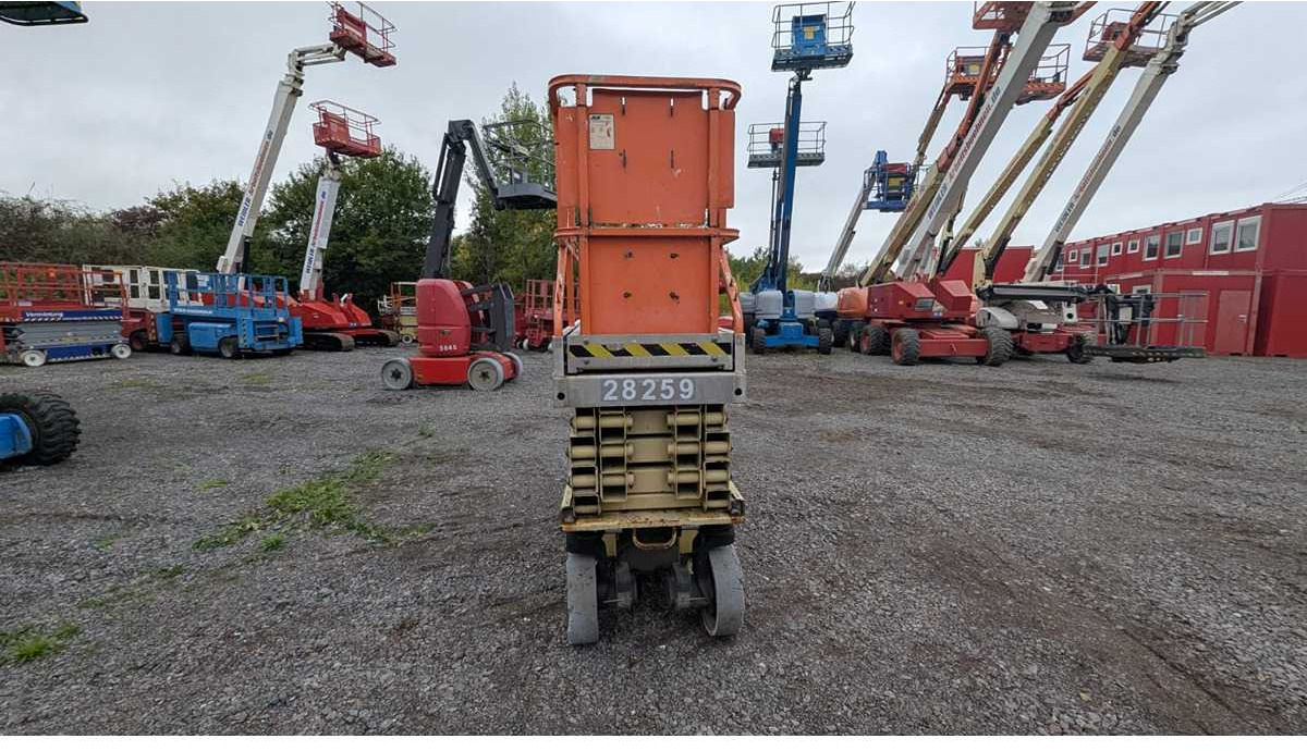 JLG - 2630ES - AERIAL WORK PLATFORMS (NO. 28259) - 2004 - Aerial platform: picture 3 JLG - 2630ES - AERIAL WORK PLATFORMS (NO. 28259) - 2004 - Aerial platform: picture 3