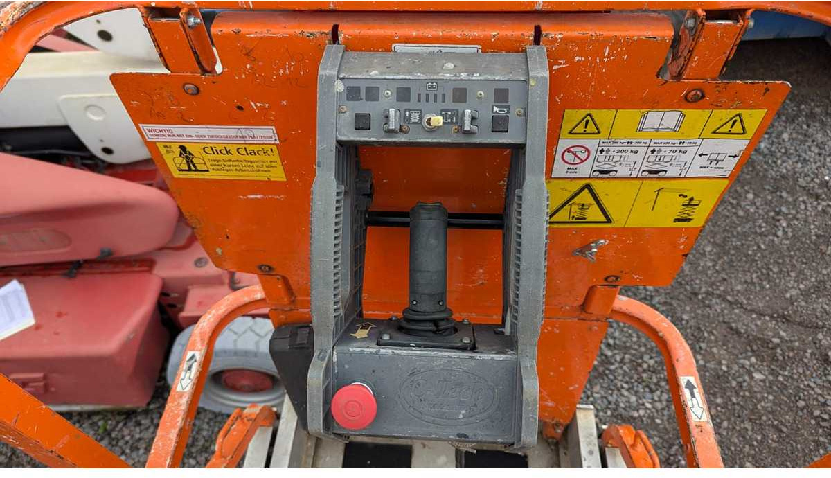 JLG - 2630ES - AERIAL WORK PLATFORMS (NO. 28261) - 2004 - Aerial platform: picture 5 JLG - 2630ES - AERIAL WORK PLATFORMS (NO. 28261) - 2004 - Aerial platform: picture 5