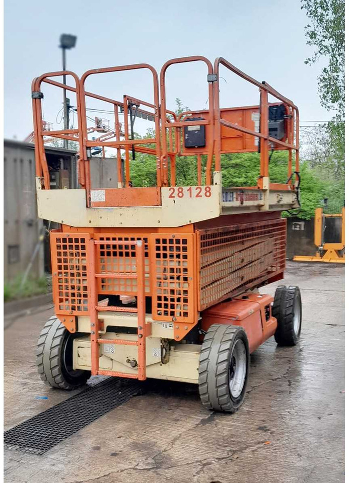 JLG - 3369LE - AERIAL WORK PLATFORMS (NO. 28128) - 2004 - Aerial platform: picture 3 JLG - 3369LE - AERIAL WORK PLATFORMS (NO. 28128) - 2004 - Aerial platform: picture 3