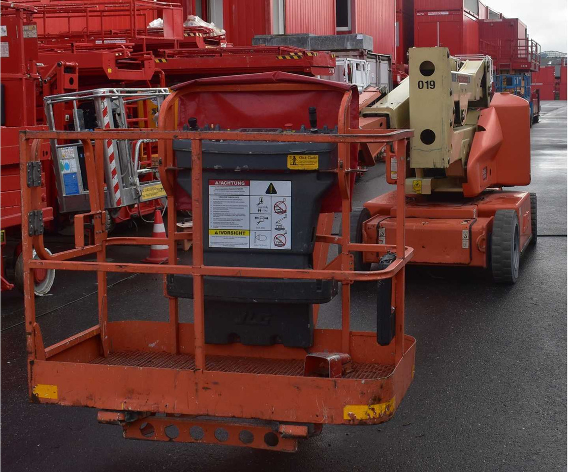 JLG E400AJPn - Aerial platform: picture 1 JLG E400AJPn - Aerial platform: picture 1