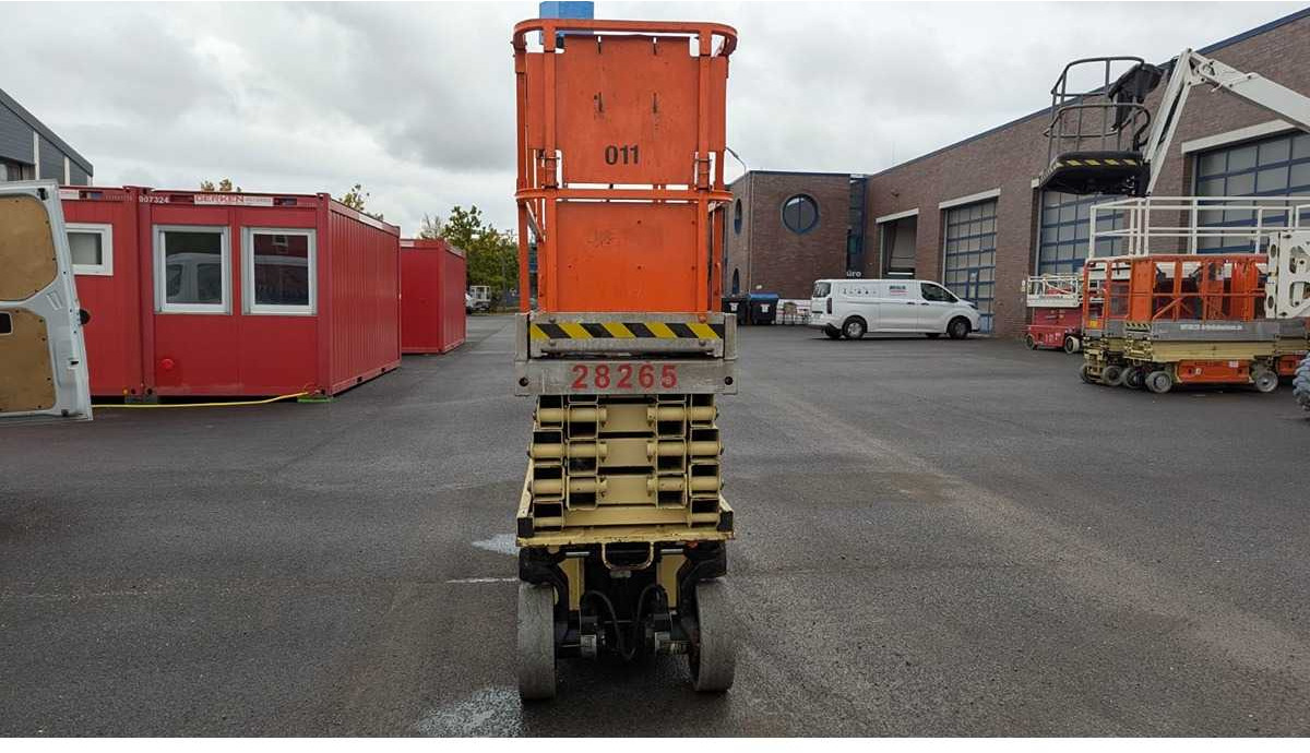 JLG JLG - 2630 ES - AERIAL WORK PLATFORMS (NO. 28265) - 2006 - Aerial platform: picture 4 JLG JLG - 2630 ES - AERIAL WORK PLATFORMS (NO. 28265) - 2006 - Aerial platform: picture 4