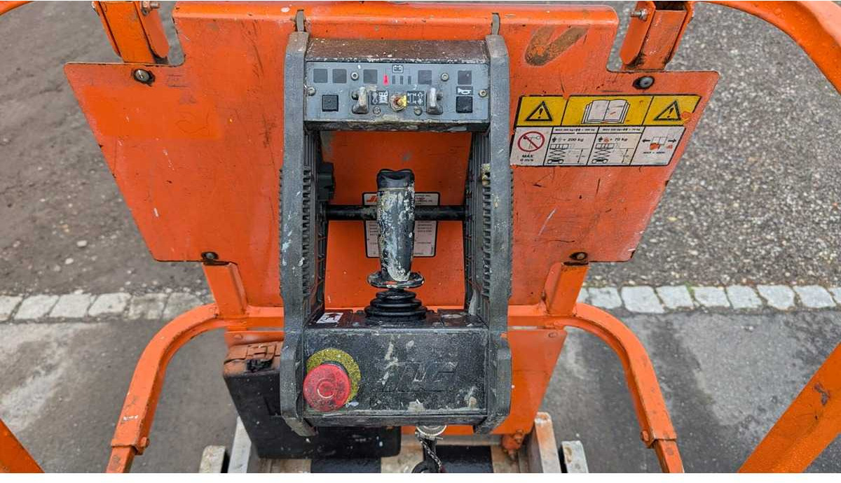 JLG JLG - 2630 ES - AERIAL WORK PLATFORMS (NO. 28265) - 2006 - Aerial platform: picture 2 JLG JLG - 2630 ES - AERIAL WORK PLATFORMS (NO. 28265) - 2006 - Aerial platform: picture 2