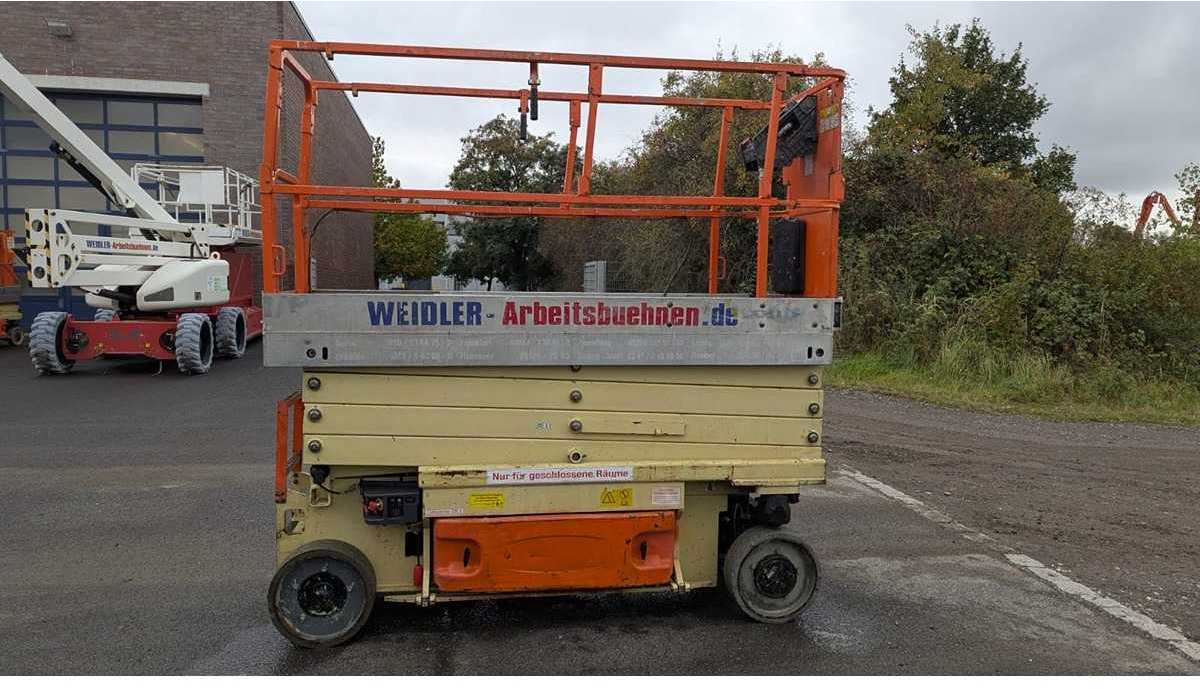 JLG JLG - 2630 ES - AERIAL WORK PLATFORMS (NO. 28265) - 2006 - Aerial platform: picture 1 JLG JLG - 2630 ES - AERIAL WORK PLATFORMS (NO. 28265) - 2006 - Aerial platform: picture 1