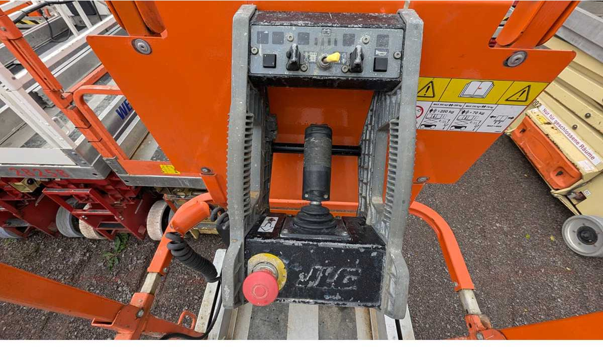 JLG JLG - 2630ES - AERIAL WORK PLATFORMS (NO. 28264) - 2006 - Aerial platform: picture 5 JLG JLG - 2630ES - AERIAL WORK PLATFORMS (NO. 28264) - 2006 - Aerial platform: picture 5