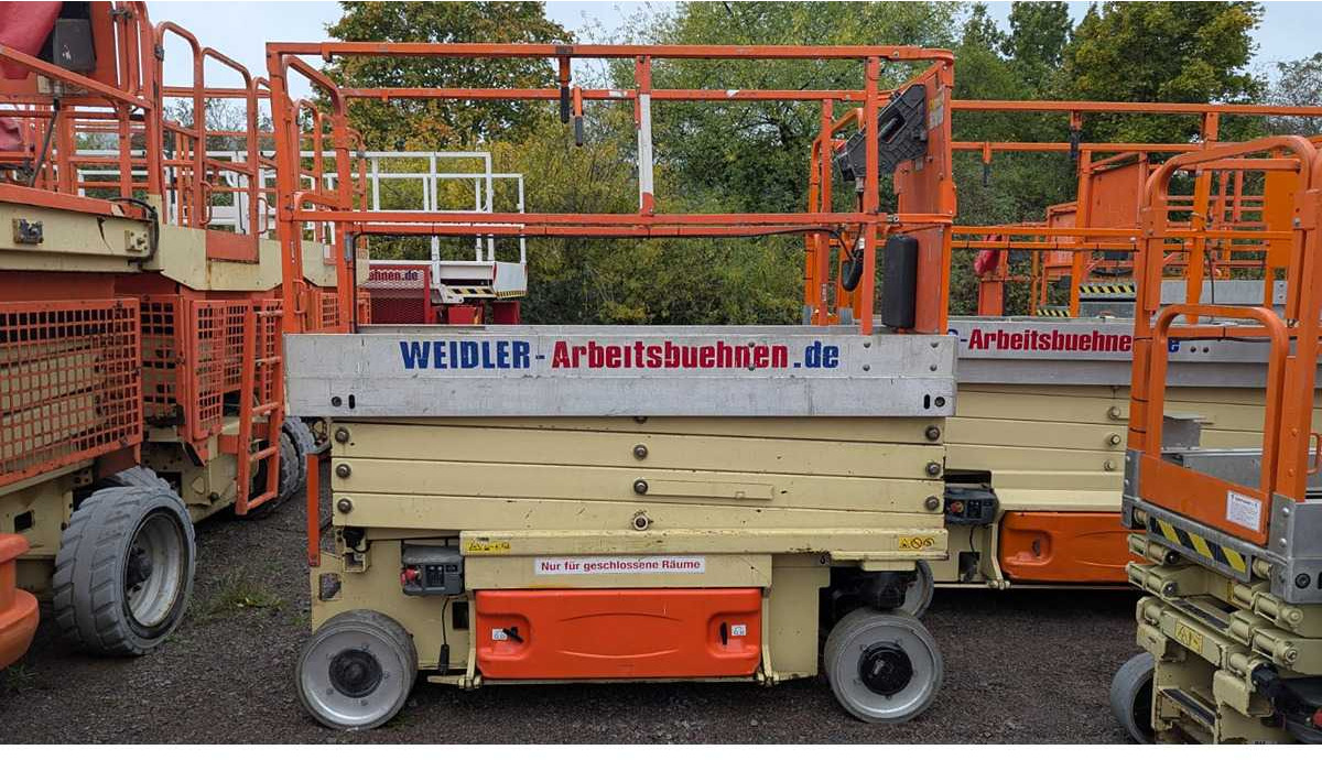 JLG JLG - 2630ES - AERIAL WORK PLATFORMS (NO. 28266) - 2006 - Aerial platform: picture 1 JLG JLG - 2630ES - AERIAL WORK PLATFORMS (NO. 28266) - 2006 - Aerial platform: picture 1