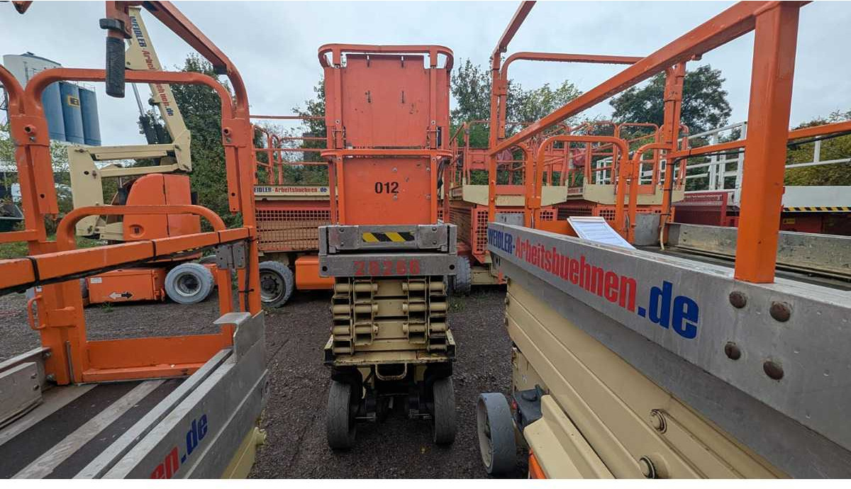 JLG JLG - 2630ES - AERIAL WORK PLATFORMS (NO. 28266) - 2006 - Aerial platform: picture 3 JLG JLG - 2630ES - AERIAL WORK PLATFORMS (NO. 28266) - 2006 - Aerial platform: picture 3