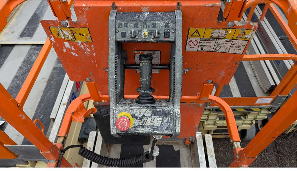 JLG JLG - 2630ES - AERIAL WORK PLATFORMS (NO. 28266) - 2006 - Aerial platform: picture 5 JLG JLG - 2630ES - AERIAL WORK PLATFORMS (NO. 28266) - 2006 - Aerial platform: picture 5