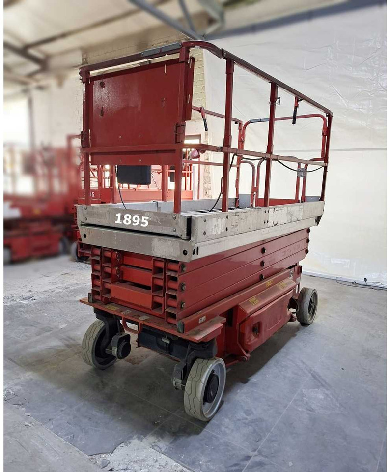 JLG JLG - 3246ES - AERIAL WORK PLATFORMS (NO. 1895) - 2006 - Aerial platform: picture 1 JLG JLG - 3246ES - AERIAL WORK PLATFORMS (NO. 1895) - 2006 - Aerial platform: picture 1