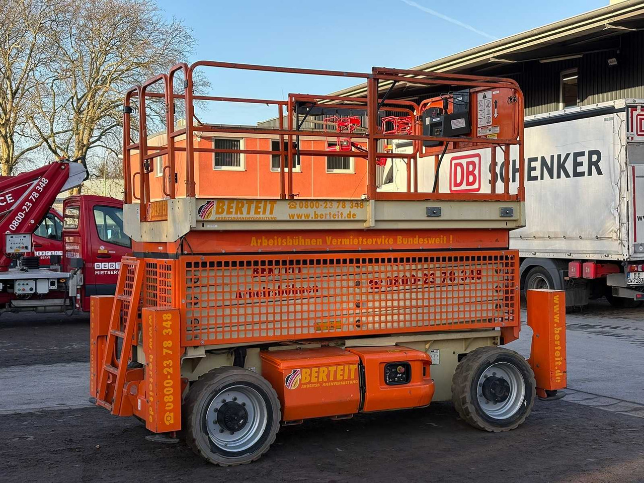 JLG - M4069 LE - JLG M4069 LE ROUGTH TERRAIN SCISSOR LIFT WITH OUTRIGGERS AND DIESEL GENERATOR - 2008 - Aerial platform: picture 1 JLG - M4069 LE - JLG M4069 LE ROUGTH TERRAIN SCISSOR LIFT WITH OUTRIGGERS AND DIESEL GENERATOR - 2008 - Aerial platform: picture 1