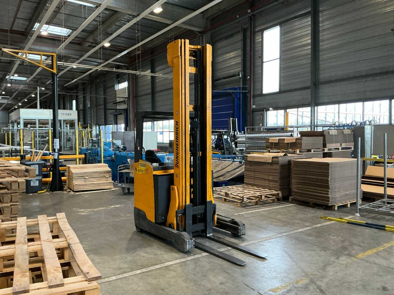 JUNGHEINRICH - 2014 - ETV 214 - REACH TRUCK - Forklift: picture 3 JUNGHEINRICH - 2014 - ETV 214 - REACH TRUCK - Forklift: picture 3