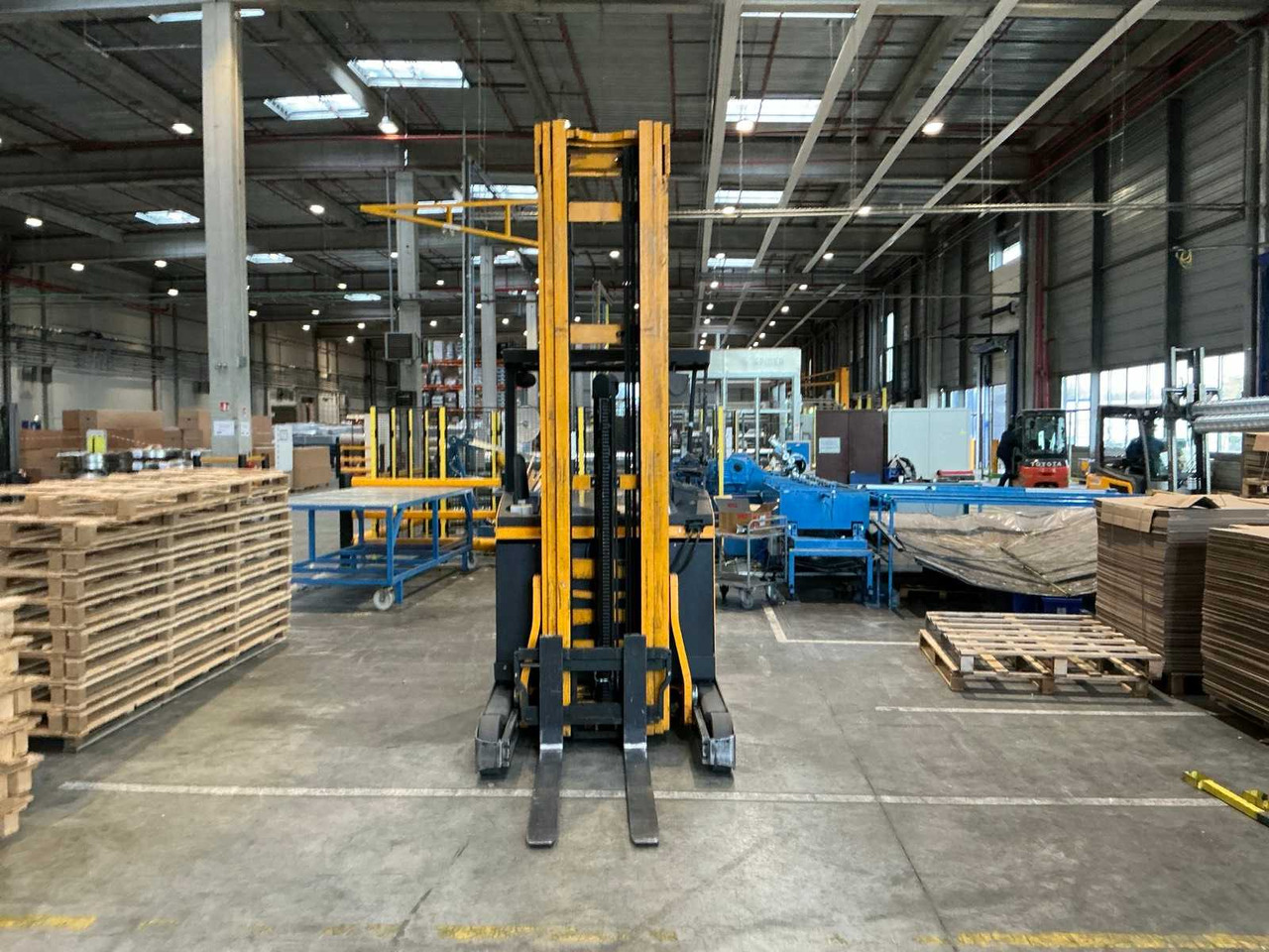 JUNGHEINRICH - 2014 - ETV 214 - REACH TRUCK - Forklift: picture 2 JUNGHEINRICH - 2014 - ETV 214 - REACH TRUCK - Forklift: picture 2