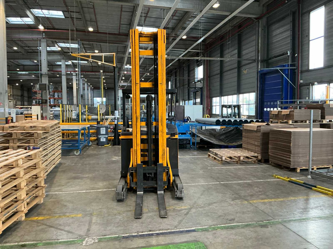 JUNGHEINRICH - 2014 - ETV214 - FORKLIFT - Forklift: picture 2 JUNGHEINRICH - 2014 - ETV214 - FORKLIFT - Forklift: picture 2