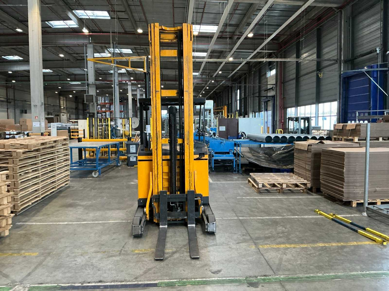 JUNGHEINRICH - 2014 - ETV214 - FORKLIFT - Forklift: picture 2 JUNGHEINRICH - 2014 - ETV214 - FORKLIFT - Forklift: picture 2