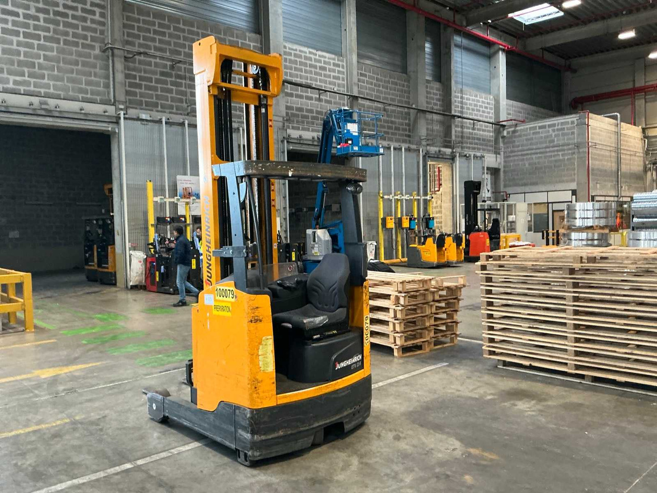 JUNGHEINRICH - 2014 - ETV214 - FORKLIFT - Forklift: picture 5 JUNGHEINRICH - 2014 - ETV214 - FORKLIFT - Forklift: picture 5