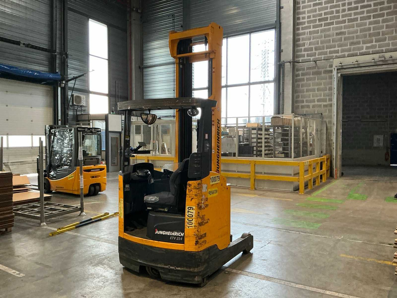 JUNGHEINRICH - 2014 - ETV214 - FORKLIFT - Forklift: picture 4 JUNGHEINRICH - 2014 - ETV214 - FORKLIFT - Forklift: picture 4