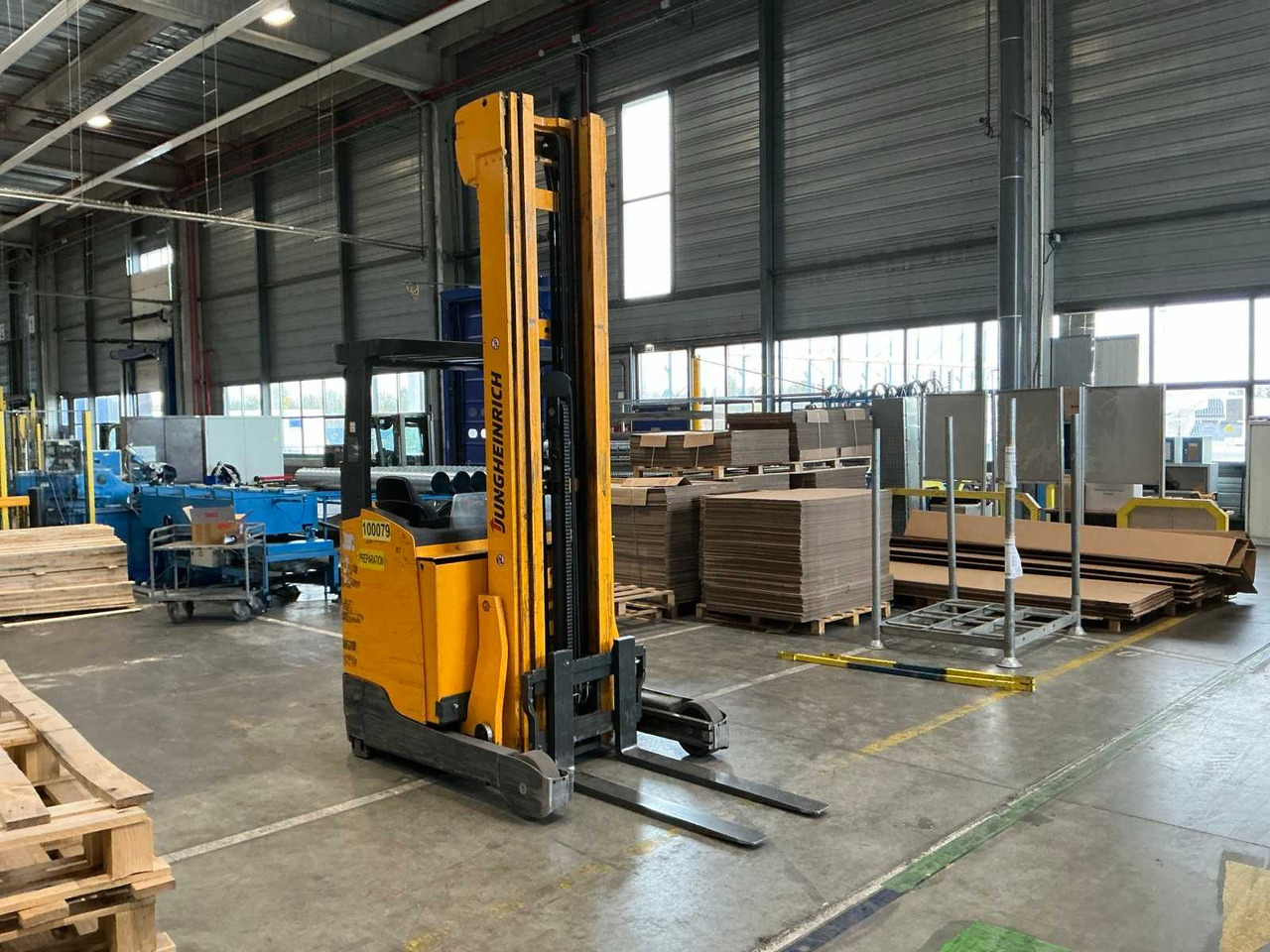 JUNGHEINRICH - 2014 - ETV214 - FORKLIFT - Forklift: picture 3 JUNGHEINRICH - 2014 - ETV214 - FORKLIFT - Forklift: picture 3