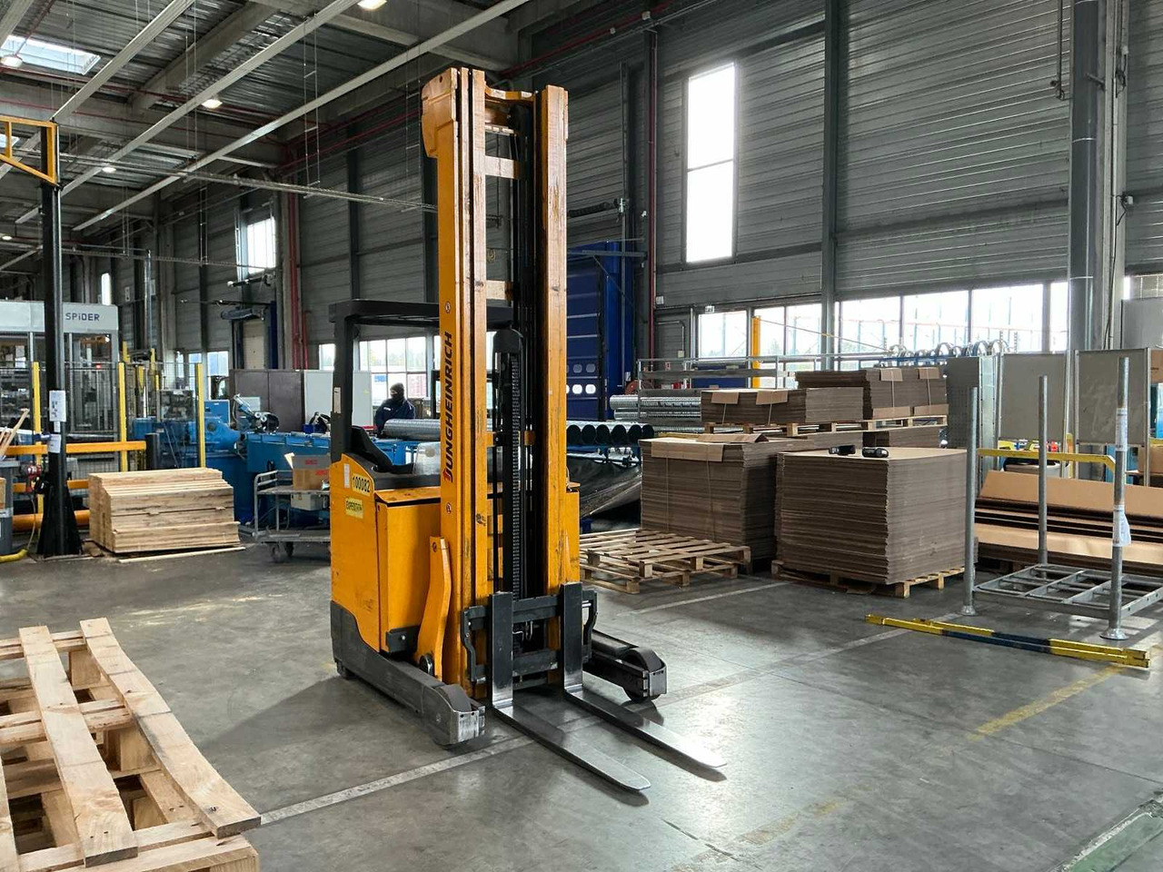 JUNGHEINRICH - 2014 - EVT214 - FORKLIFT - Forklift: picture 3 JUNGHEINRICH - 2014 - EVT214 - FORKLIFT - Forklift: picture 3