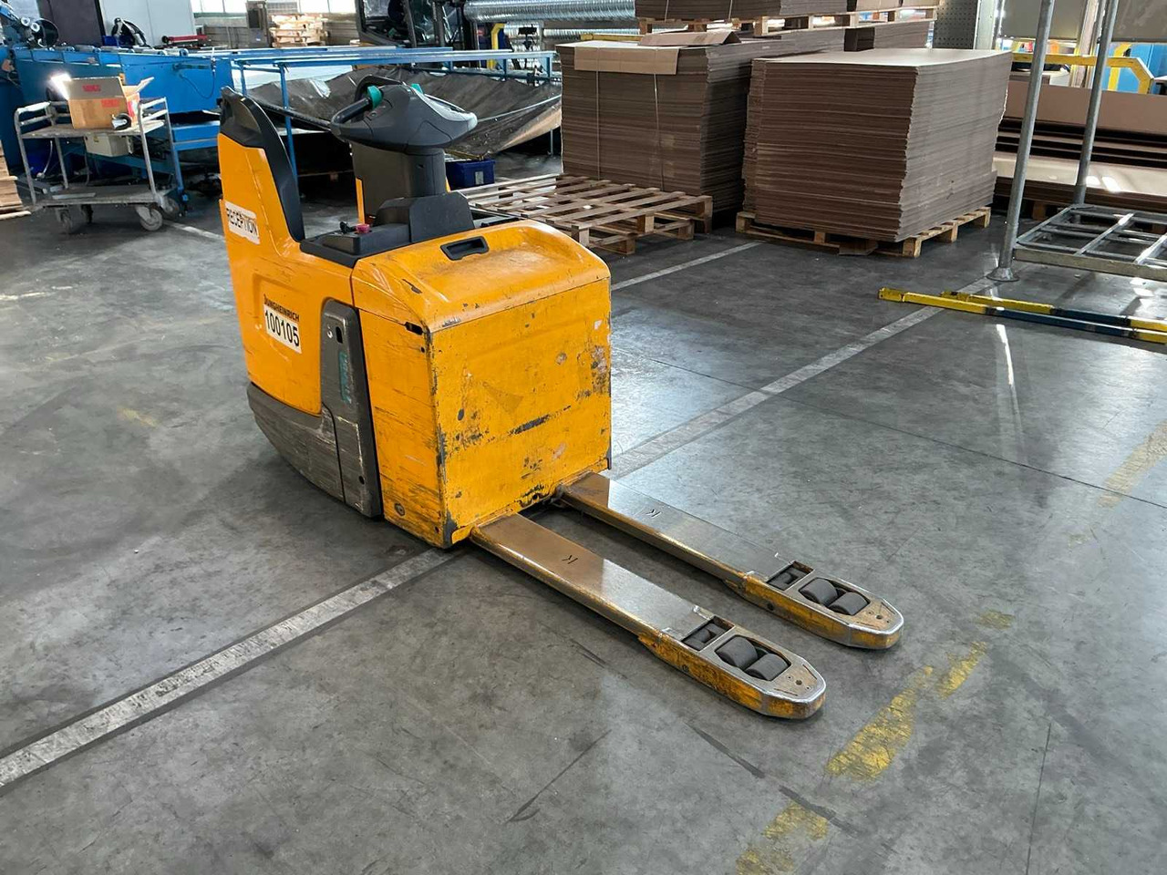 JUNGHEINRICH - 2018 - ERE 225 - FORKLIFT - Forklift: picture 3 JUNGHEINRICH - 2018 - ERE 225 - FORKLIFT - Forklift: picture 3