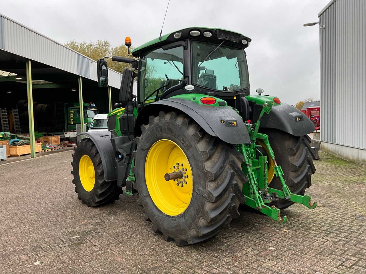 John Deere 6230R - Farm tractor: picture 2 John Deere 6230R - Farm tractor: picture 2