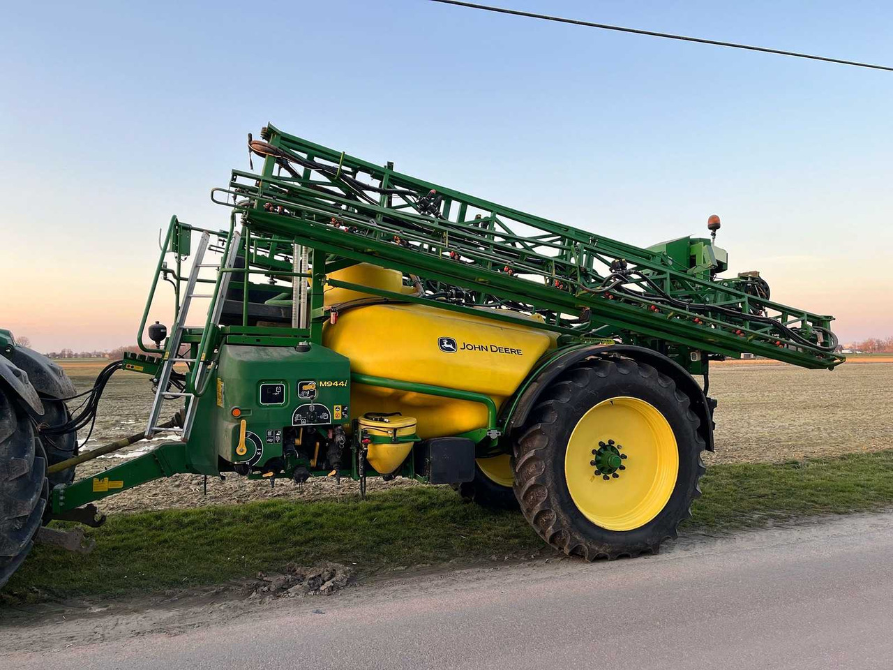 John Deere 944 - Sprayer: picture 5 John Deere 944 - Sprayer: picture 5