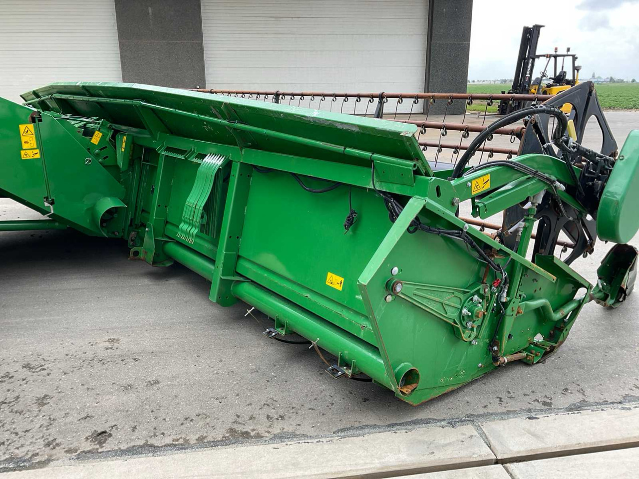Combine harvester John Deere T670: picture 12 Combine harvester John Deere T670: picture 12