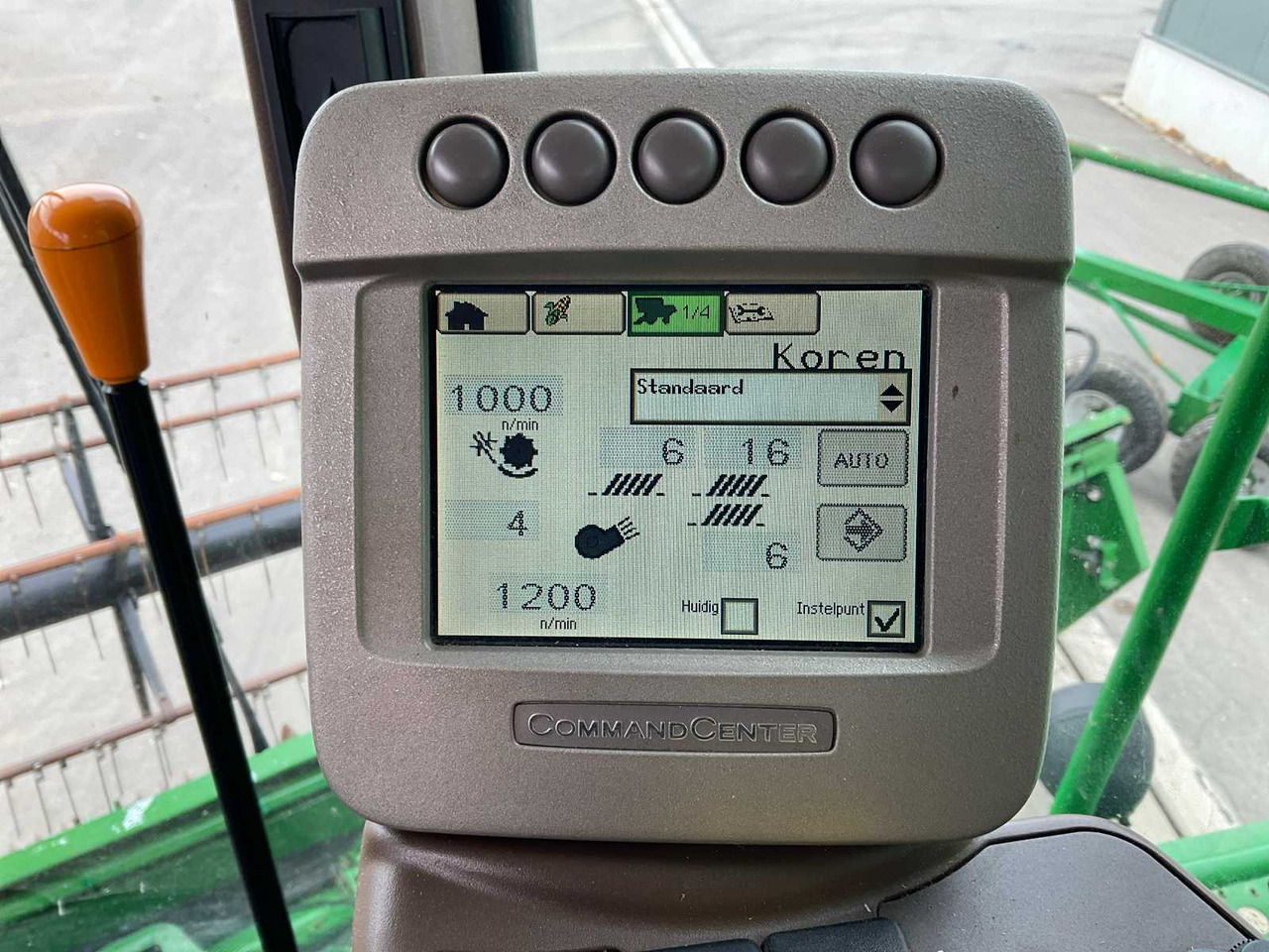 Combine harvester John Deere T670: picture 40 Combine harvester John Deere T670: picture 40