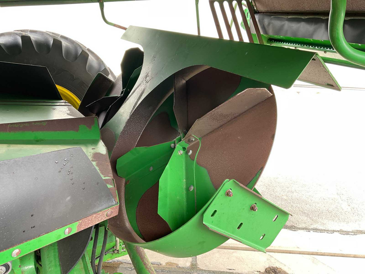 Combine harvester John Deere T670: picture 27 Combine harvester John Deere T670: picture 27