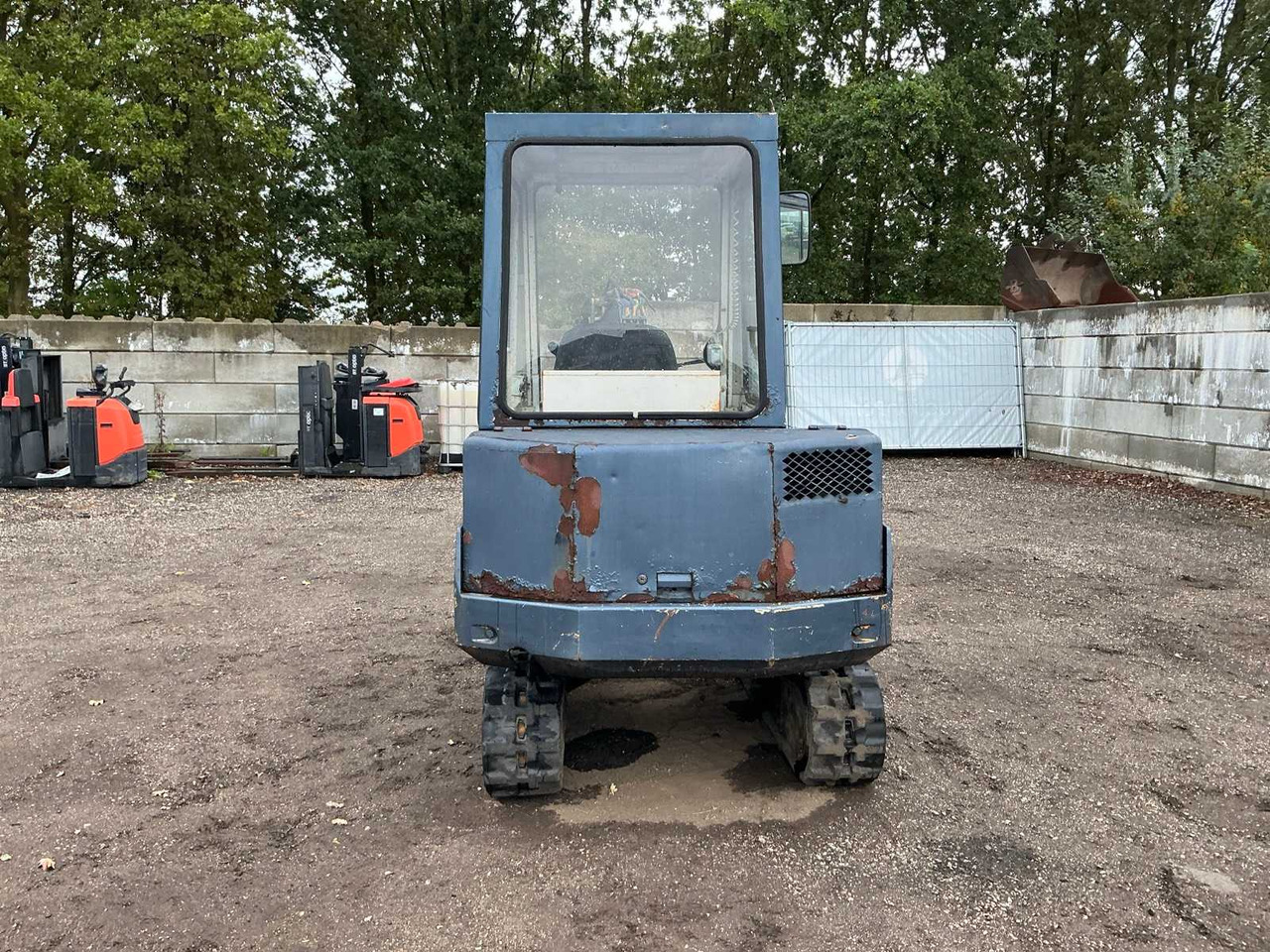 Komatsu 1995 KOMATSU PC 10-6 MINI EXCAVATOR - Mini excavator: picture 4 Komatsu 1995 KOMATSU PC 10-6 MINI EXCAVATOR - Mini excavator: picture 4