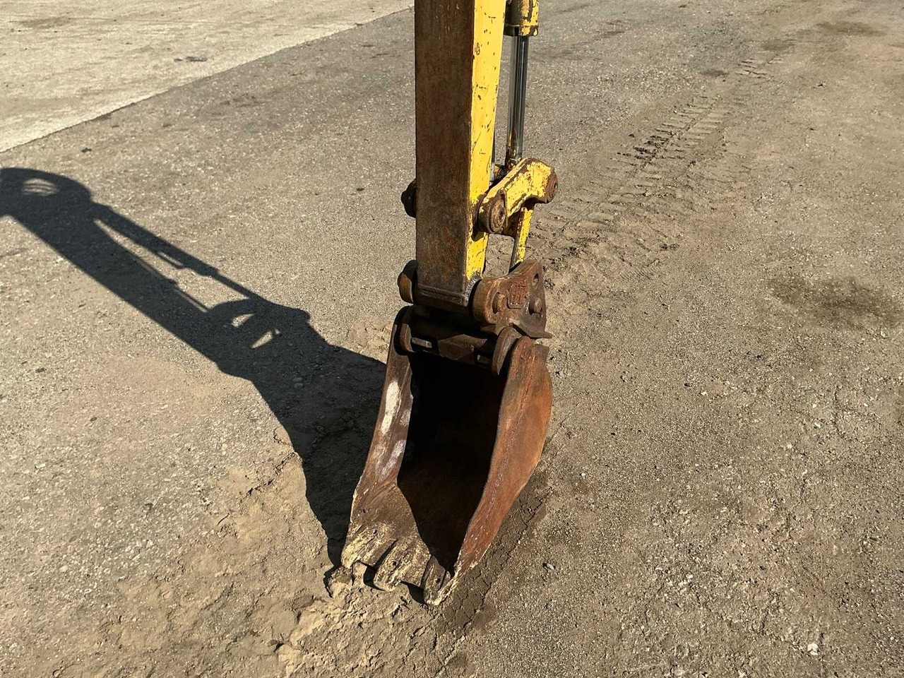 Mini excavator Komatsu PC 27 MR-2: picture 8