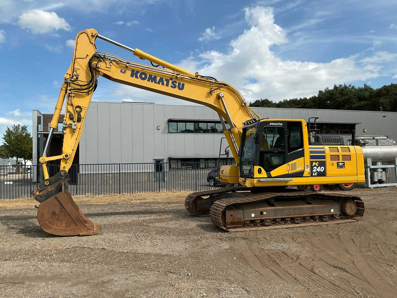 Komatsu PC240LC - Crawler excavator: picture 2 Komatsu PC240LC - Crawler excavator: picture 2
