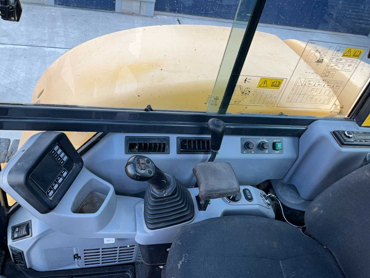 Crawler excavator Komatsu PC80MR: picture 8