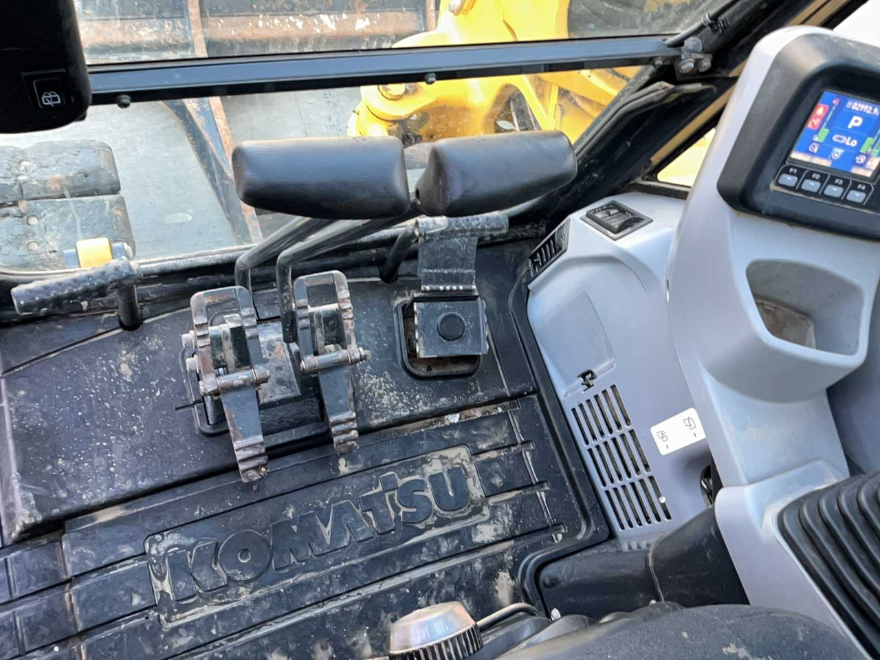 Crawler excavator Komatsu PC80MR: picture 10