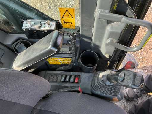 Wheel excavator Komatsu PW118MR-11: picture 11
