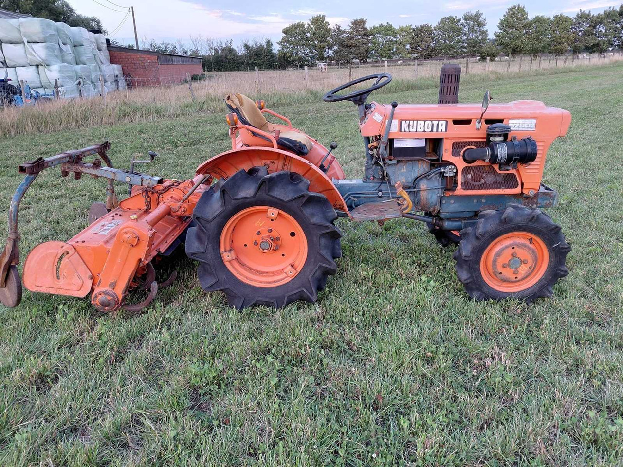 Kubota B7001 - Compact tractor: picture 1 Kubota B7001 - Compact tractor: picture 1