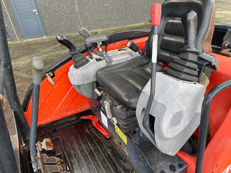 Crawler excavator Kubota KX61-3: picture 30