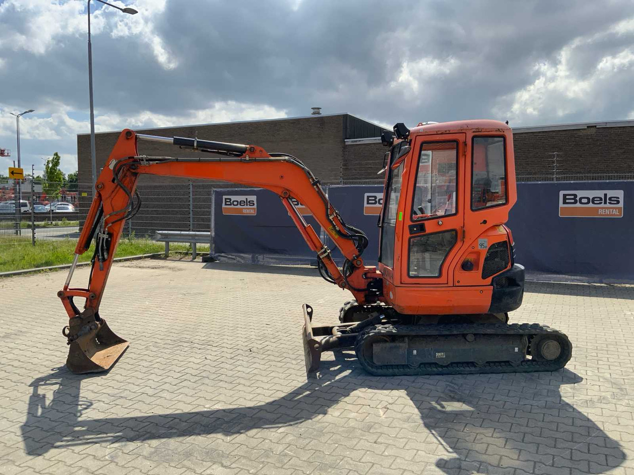 Kubota U35-3A3 - Mini excavator: picture 3 Kubota U35-3A3 - Mini excavator: picture 3