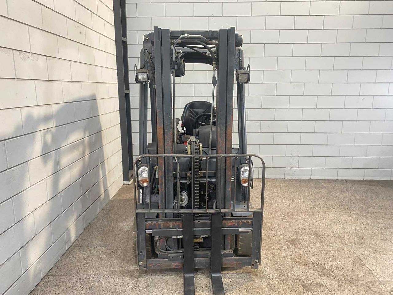 LINDE - E15 - FORKLIFT TRIPLEX - FREE-LIFT - SIDE-SHIFT - Forklift: picture 4 LINDE - E15 - FORKLIFT TRIPLEX - FREE-LIFT - SIDE-SHIFT - Forklift: picture 4
