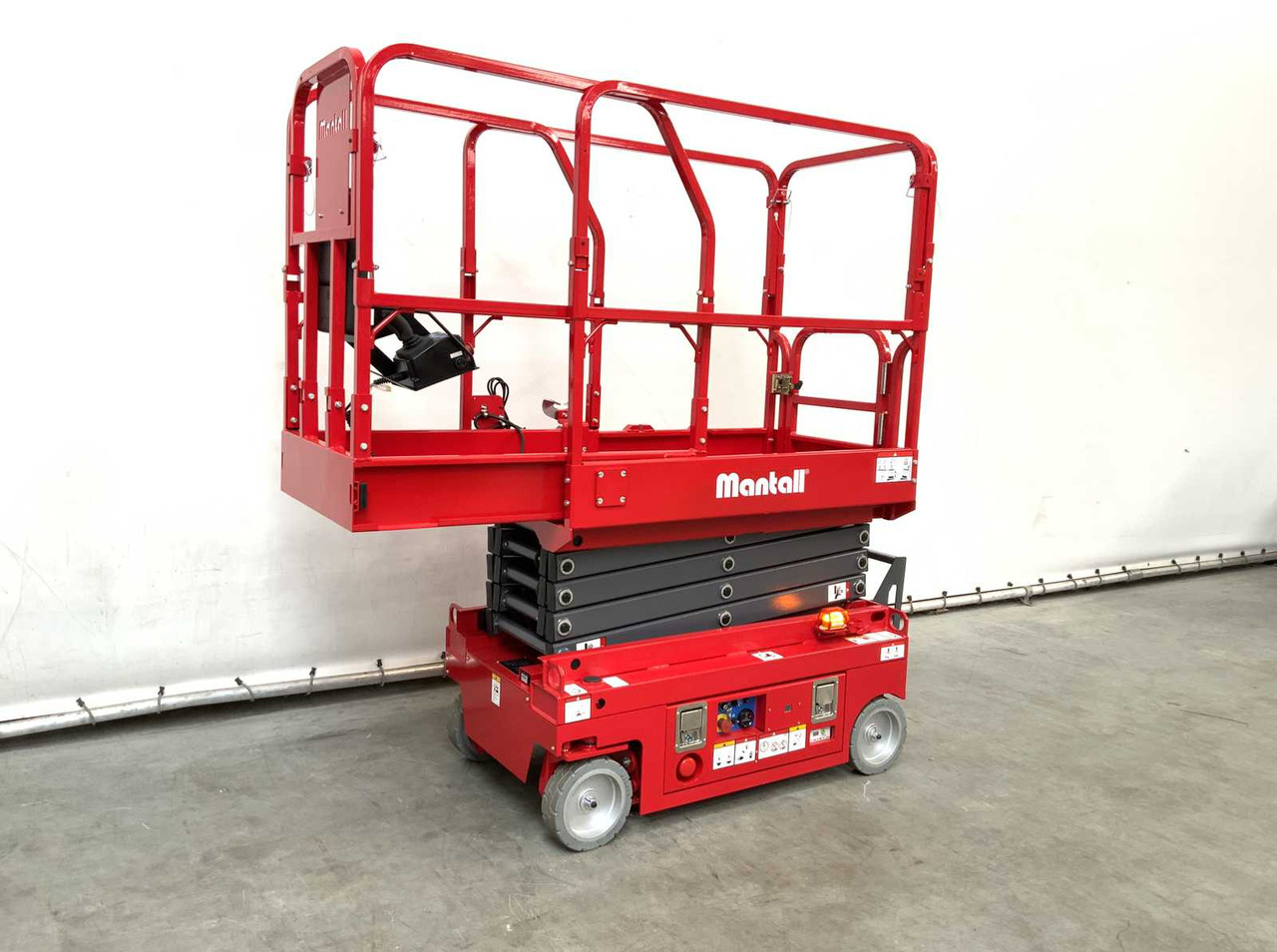 MANTALL - XE-60 MINI - SCISSOR LIFT AERIAL PLATFORM 6.4M - Aerial platform: picture 2 MANTALL - XE-60 MINI - SCISSOR LIFT AERIAL PLATFORM 6.4M - Aerial platform: picture 2