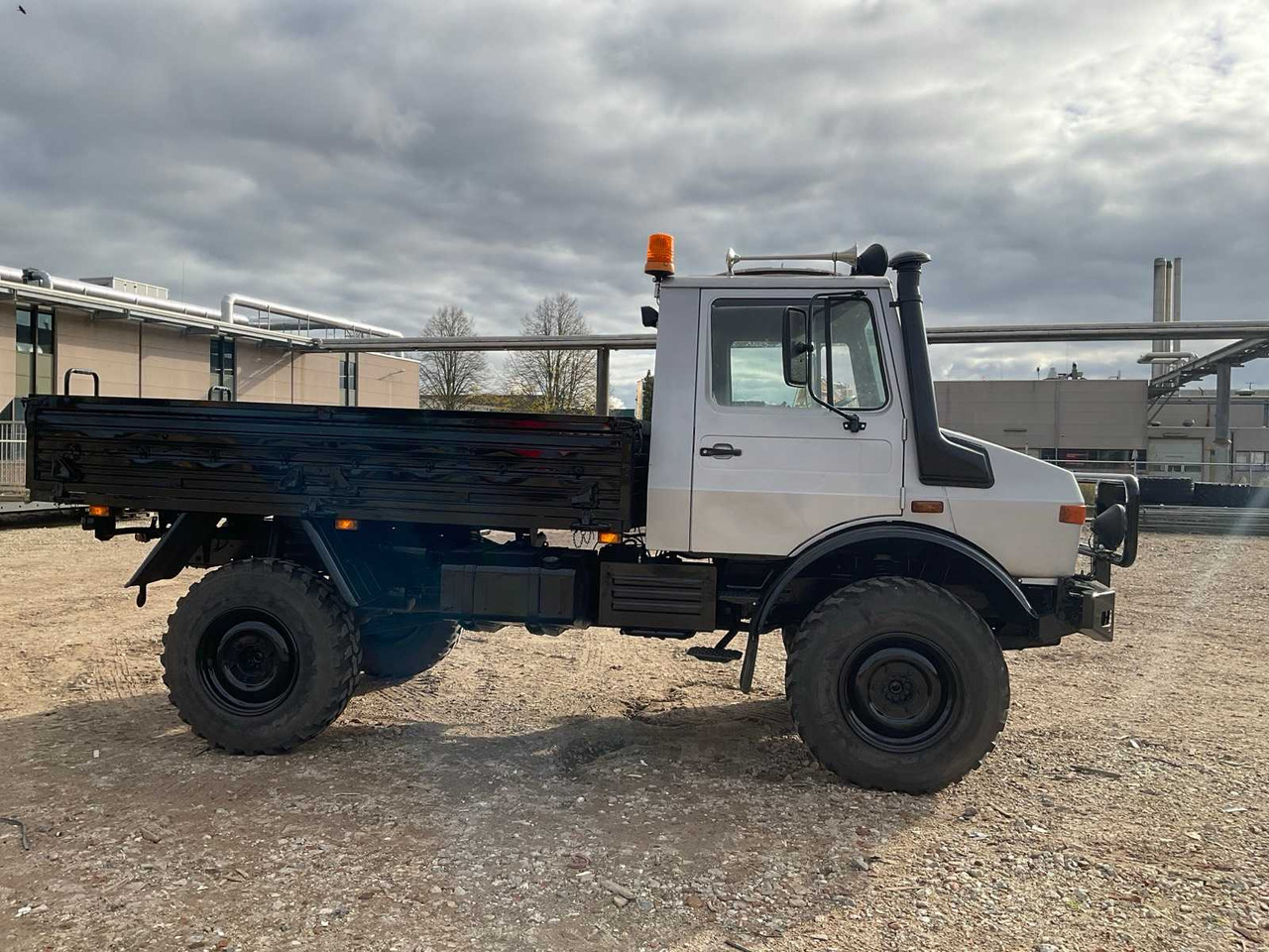MERCEDES-BENZ UNIMOG 435 ALL-WHEEL DRIVE (AGRICULTURAL LICENSE PLATE + 80KM P/H) - Farm tractor: picture 5 MERCEDES-BENZ UNIMOG 435 ALL-WHEEL DRIVE (AGRICULTURAL LICENSE PLATE + 80KM P/H) - Farm tractor: picture 5