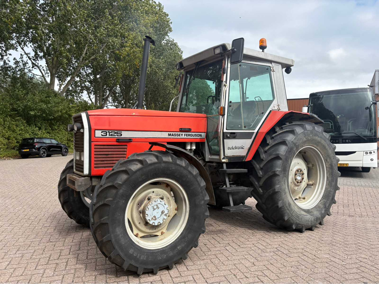 Massey Ferguson 3125 - Farm tractor: picture 2 Massey Ferguson 3125 - Farm tractor: picture 2