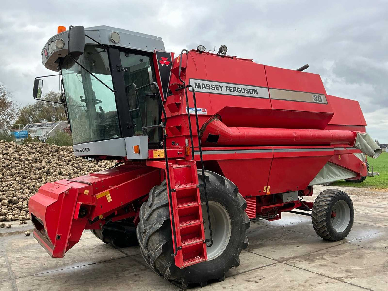 Massey ferguson MF30 - Combine harvester: picture 4 Massey ferguson MF30 - Combine harvester: picture 4