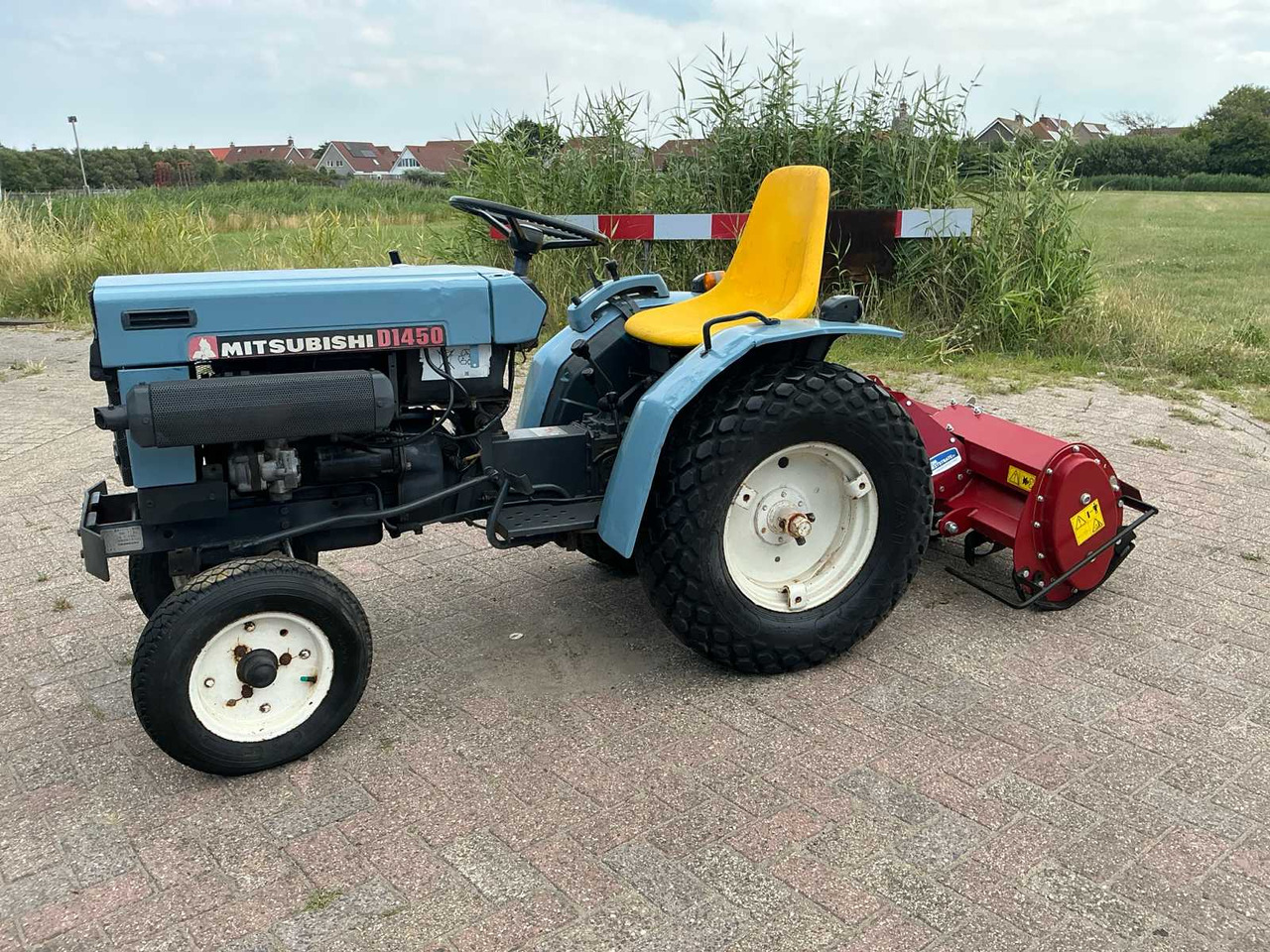 Mitsubishi D1450J - Compact tractor: picture 1 Mitsubishi D1450J - Compact tractor: picture 1
