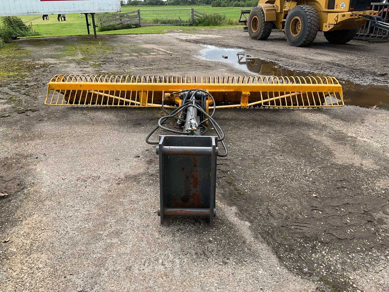 Mower bucket with extension boom - Flail mower/ Mulcher: picture 3 Mower bucket with extension boom - Flail mower/ Mulcher: picture 3