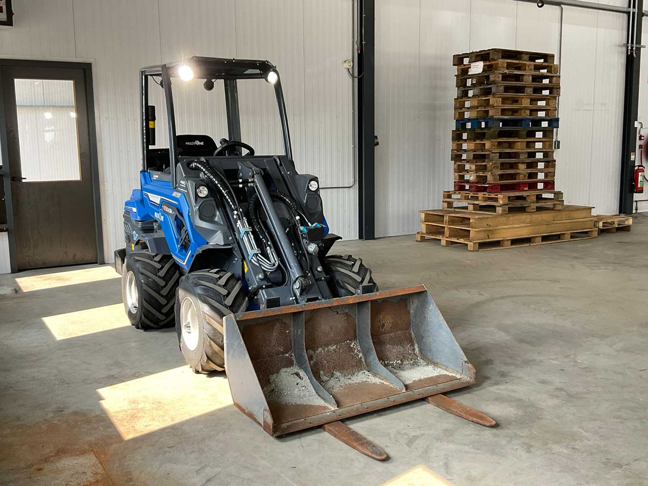 MultiOne 8.4SK T4F-STAGE5 - Wheel loader: picture 2 MultiOne 8.4SK T4F-STAGE5 - Wheel loader: picture 2