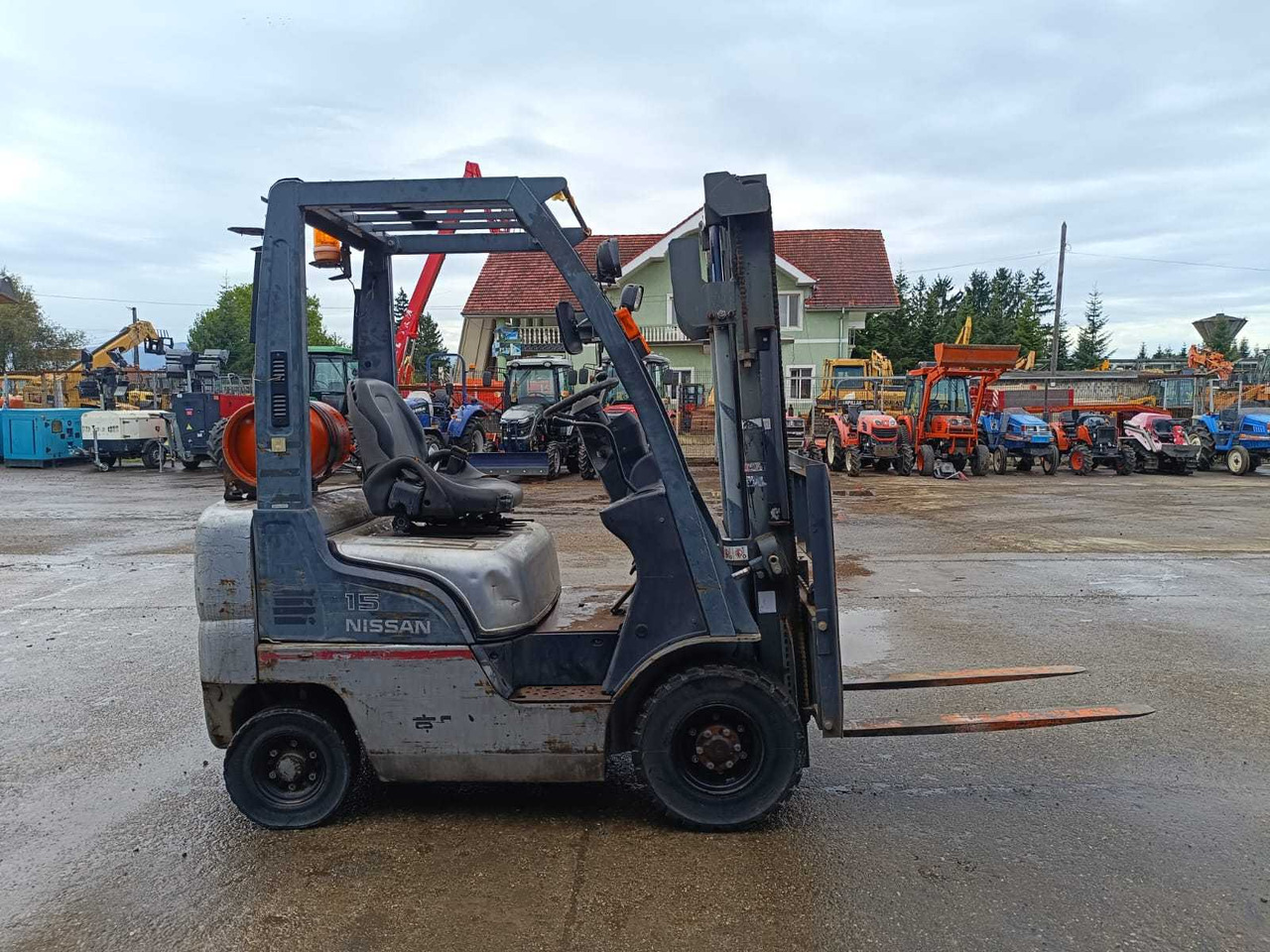 NISSAN - L01A15W - FORKLIFT TRUCKS - 2000 - Forklift: picture 4 NISSAN - L01A15W - FORKLIFT TRUCKS - 2000 - Forklift: picture 4
