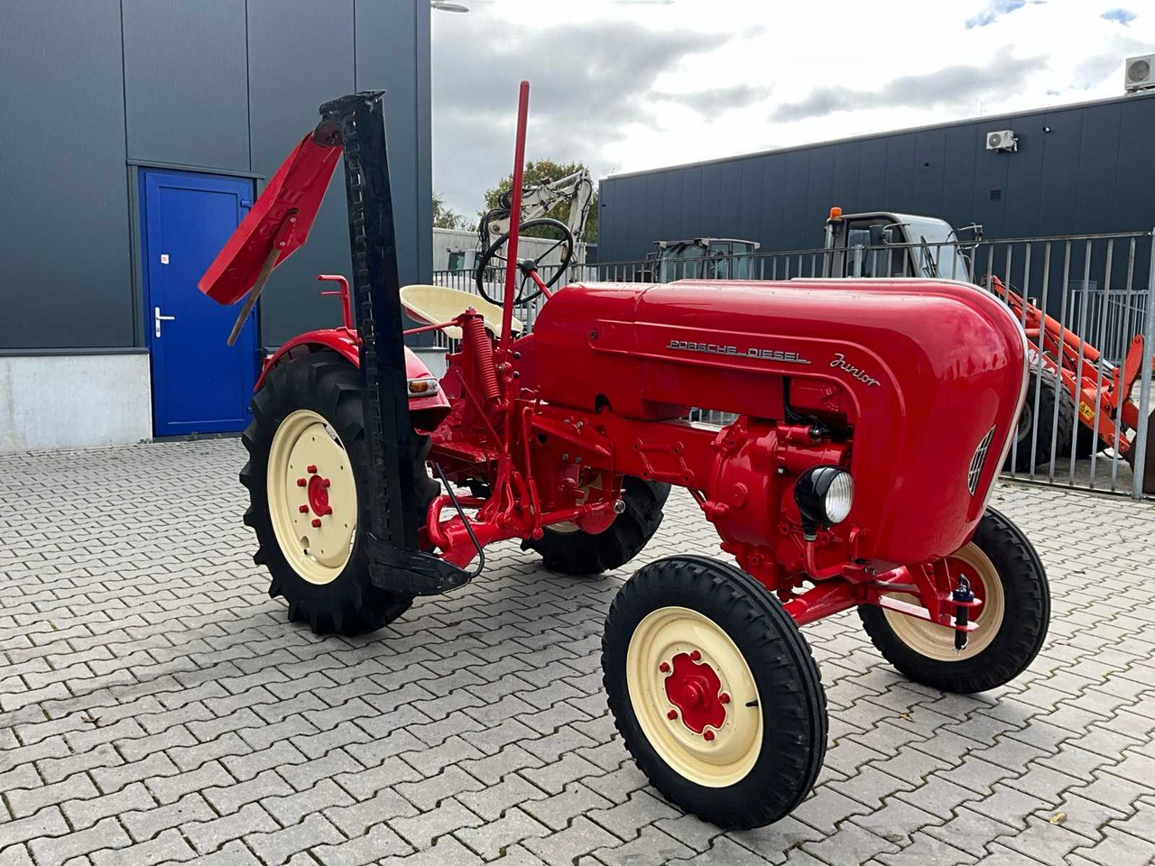 Porsche Junior 108L - Farm tractor: picture 2 Porsche Junior 108L - Farm tractor: picture 2
