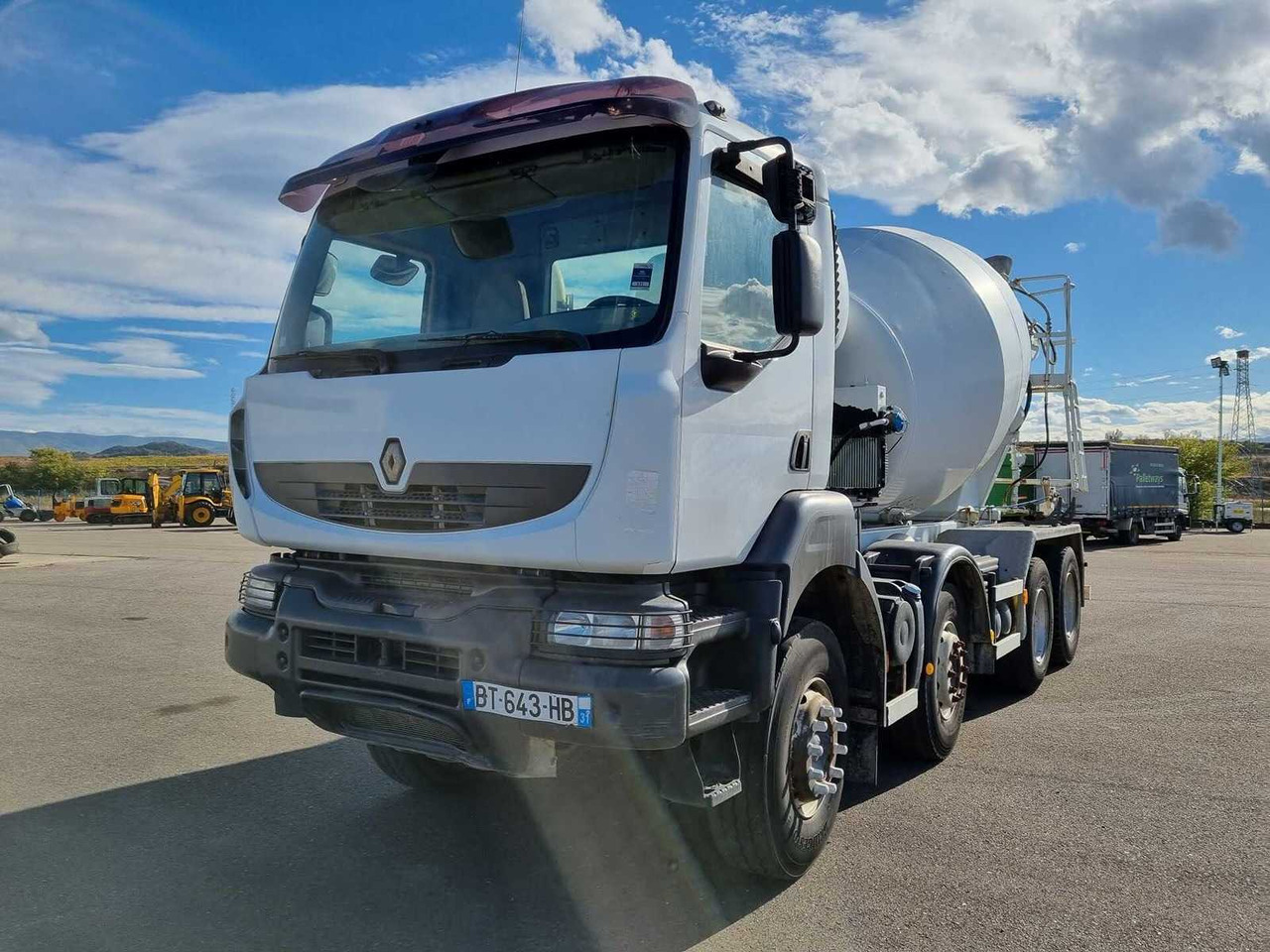 RENAULT  - Concrete mixer truck: picture 4 RENAULT  - Concrete mixer truck: picture 4