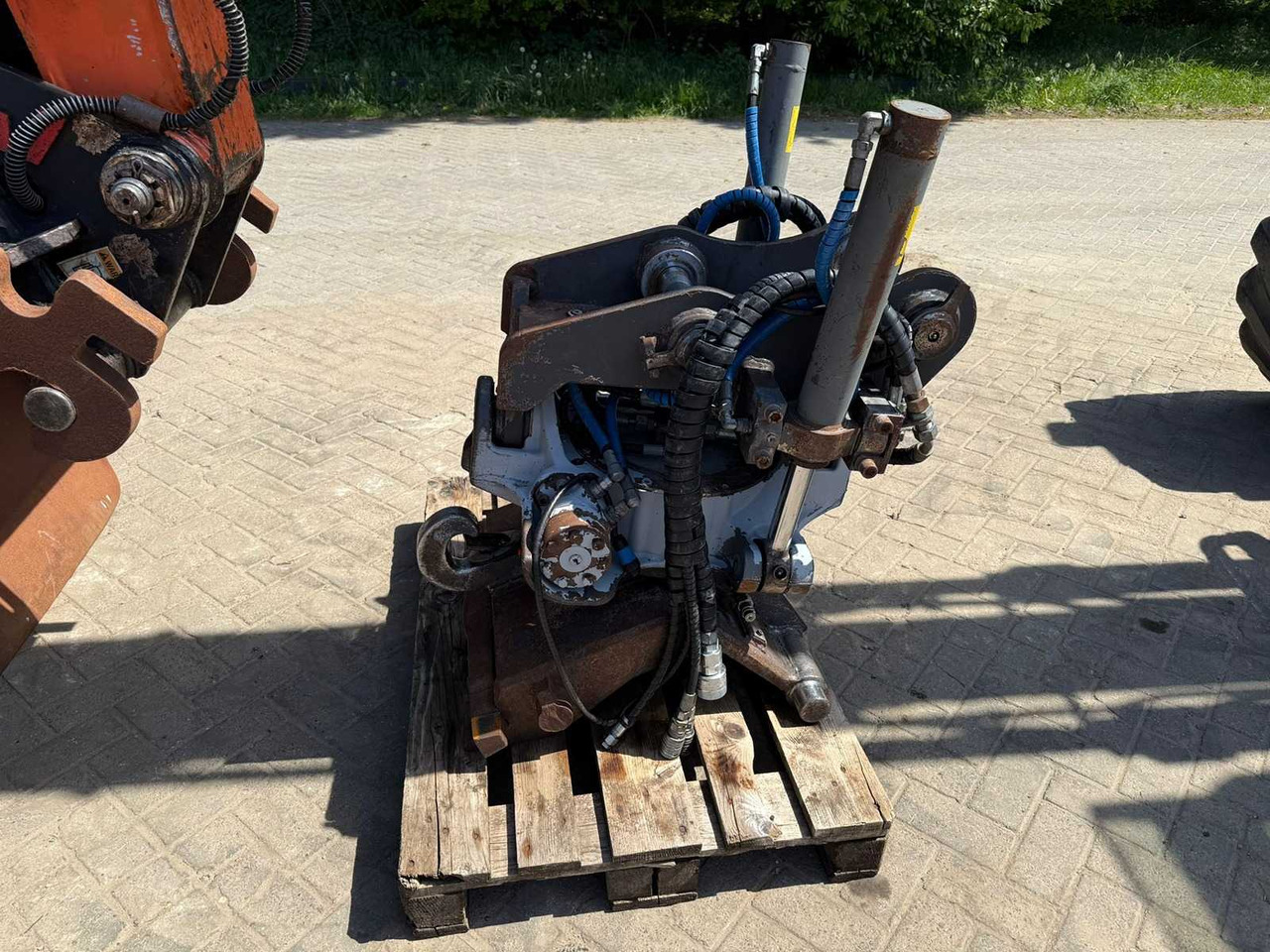 SMP 15 - Excavator bucket: picture 1 SMP 15 - Excavator bucket: picture 1